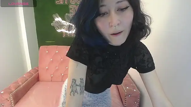 Snapshot of lissacatty_t chatting on 03-15-25, 01:52 lissacatty t online show from 03-15-25, 01:52