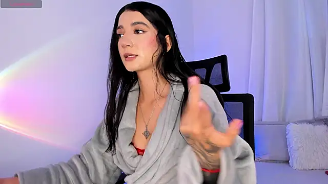 Snapshot of Hi_Soyfer chatting on 11-26-25, 05:58 Hi Soyfer online show from 11-26-25, 05:58