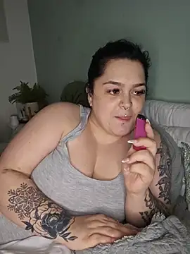 Snapshot of Saucy-Serenity chatting on 06-17-26, 09:27 Saucy-Serenity online show from 06-17-26, 09:27