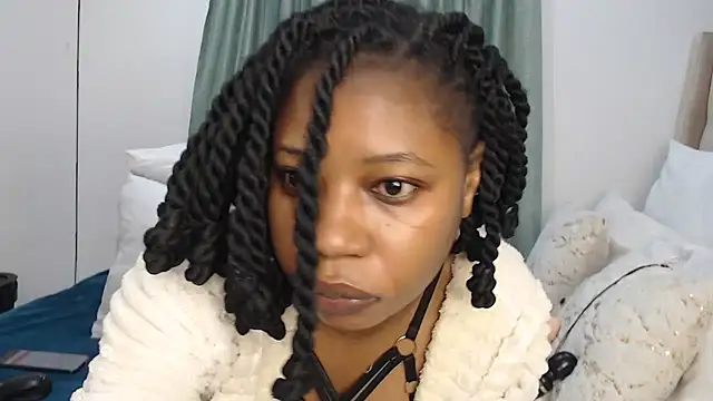 Snapshot of MystiqueTeee chatting on 06-07-26, 02:05 MystiqueTeee online show from 06-07-26, 02:05