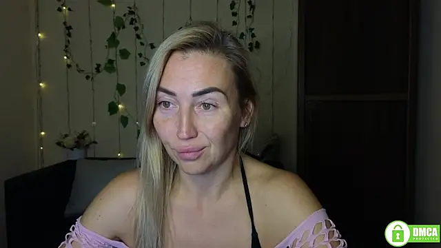 Snapshot of Kiss_julli88I chatting on 10-23-25, 05:23 Kiss julli88I online show from 10-23-25, 05:23