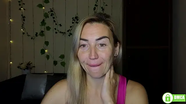 Snapshot of Kiss_julli88I chatting on 10-26-25, 06:25 Kiss julli88I online show from 10-26-25, 06:25