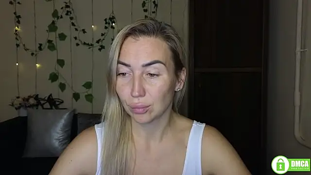 Snapshot of Kiss_julli88I chatting on 11-12-25, 06:30 Kiss julli88I online show from 11-12-25, 06:30