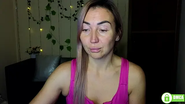 Snapshot of Kiss_julli88I chatting on 11-17-25, 06:24 Kiss julli88I online show from 11-17-25, 06:24