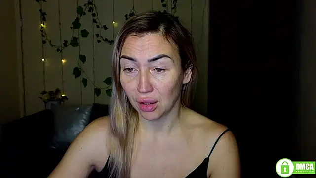 Snapshot of Kiss_julli88I chatting on 01-06-26, 06:22 Kiss julli88I online show from 01-06-26, 06:22