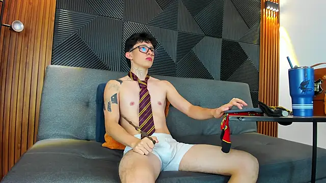 troy rouge online show from 03-23-25, 01:20