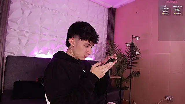 troy rouge online show from 11-24-25, 07:13