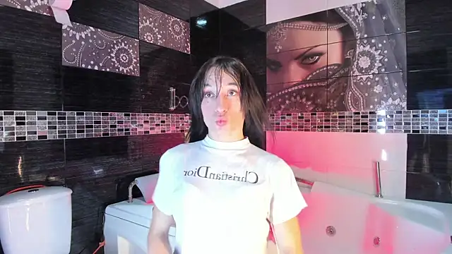 Small Hot19 online show from 09-24-25, 09:23