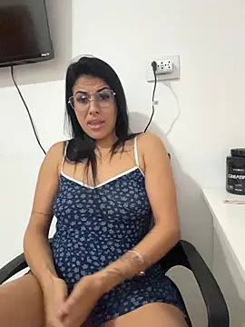 jheicylli online show from 04-25-26, 01:41