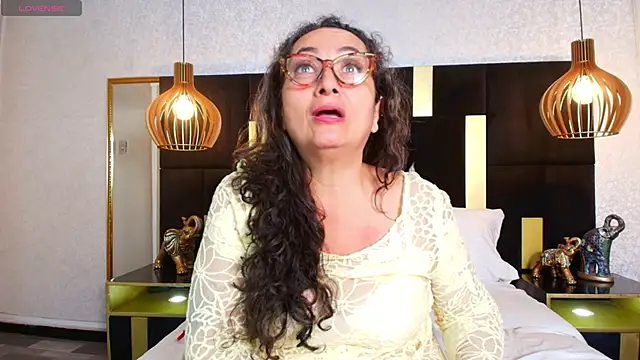 AlessandraLeroy online show from 11-21-25, 02:27