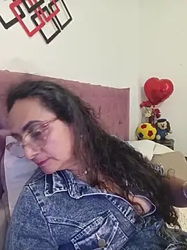 AlessandraLeroy online show from 06-03-26, 12:46