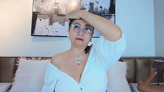 AlessandraLeroy online show from 07-04-26, 12:33