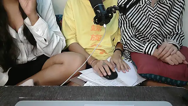 NaughtyThrouple007 online show from 09-12-25, 06:08