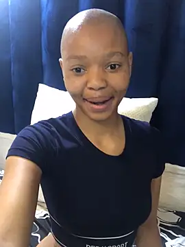 BondiBitch online show from 10-27-25, 09:30