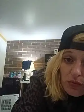 KITTYBOOBOOFUXX online show from 07-20-26, 07:00