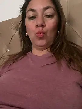 Snapshot of Luna-nevada chatting on 07-19-26, 01:04 Luna-nevada online show from 07-19-26, 01:04