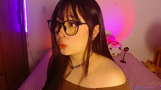 Oliviargf online show from 06-17-26, 01:19