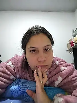 esmeralda jadees online show from 07-26-26, 11:39