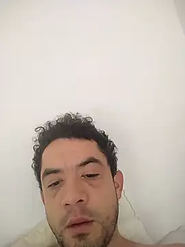 Snapshot of Andriofilit chatting on 06-14-26, 01:35 Andriofilit online show from 06-14-26, 01:35