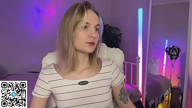  Vikky Moon  online show from 06-20-26, 01:09