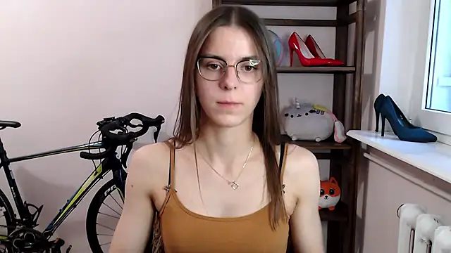 Snapshot of love_megi chatting on 12-17-25, 02:23 love megi online show from 12-17-25, 02:23