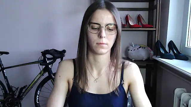 Snapshot of love_megi chatting on 01-12-26, 02:44 love megi online show from 01-12-26, 02:44