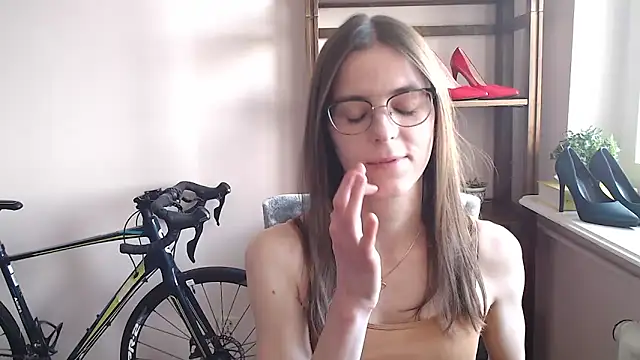 Snapshot of love_megi chatting on 02-26-26, 02:27 love megi online show from 02-26-26, 02:27