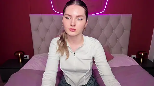 Snapshot of EvelineAmore chatting on 03-19-25, 11:06 EvelineAmore online show from 03-19-25, 11:06