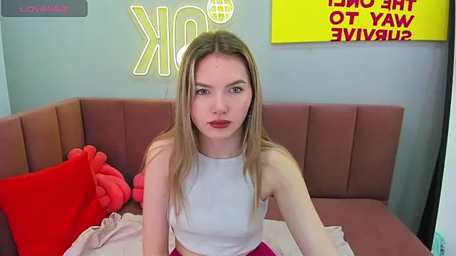 Snapshot of EvelineAmore chatting on 09-23-25, 01:30 EvelineAmore online show from 09-23-25, 01:30