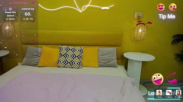 Snapshot of EvelineAmore chatting on 03-09-26, 01:31 EvelineAmore online show from 03-09-26, 01:31