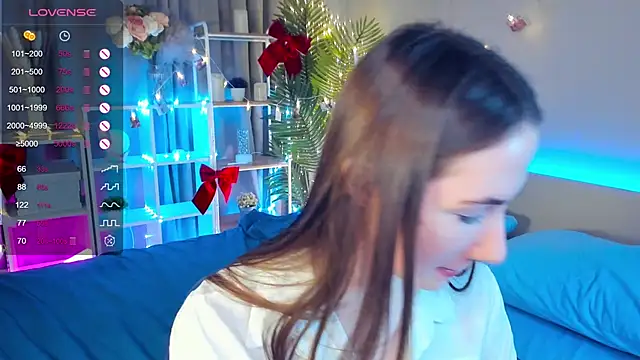 Kira mindnes online show from 03-20-25, 11:02