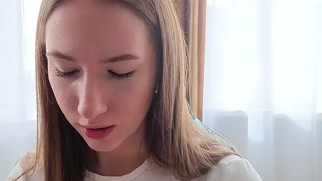 Snapshot of Kira_mindnes chatting on 05-31-26, 06:31 Kira mindnes online show from 05-31-26, 06:31
