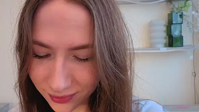 Kira mindnes online show from 08-02-26, 06:23