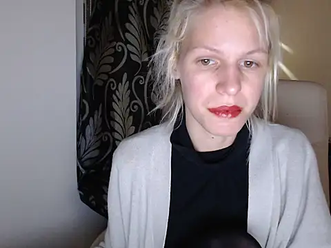 ElssaRush online show from 03-18-25, 06:15