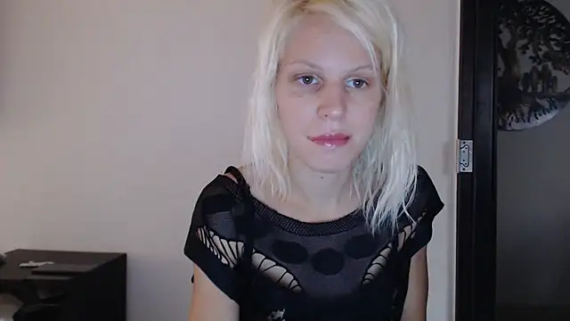 ElssaRush online show from 10-06-25, 01:41