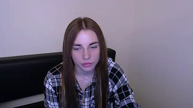 Snapshot of MiaDari_ chatting on 03-07-25, 03:07 MiaDari online show from 03-07-25, 03:07