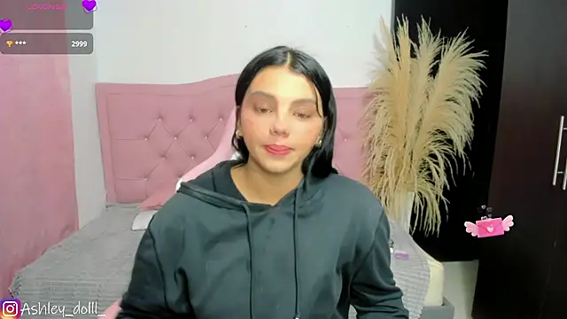 Snapshot of Ashley_dolll chatting on 07-05-26, 01:01 Ashley dolll online show from 07-05-26, 01:01