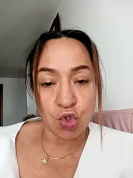 weet Evans    online show from 02-06-26, 04:32