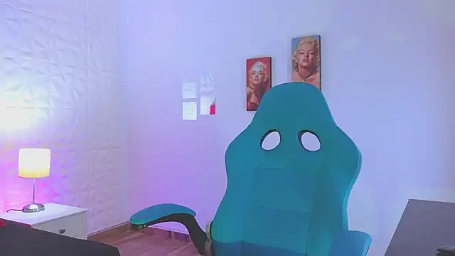 weet Evans    online show from 03-10-26, 05:34