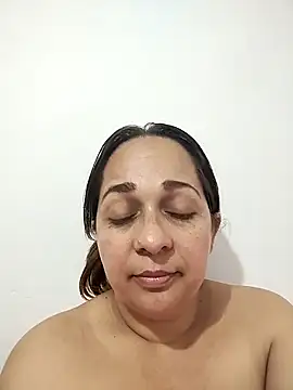 Snapshot of xxx_luluu chatting on 10-03-25, 12:35 xxx luluu online show from 10-03-25, 12:35