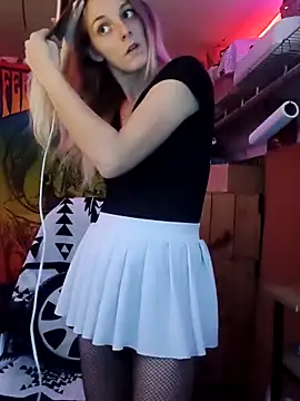 AlicePayne online show from 12-16-25, 04:17