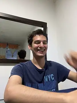 Snapshot of Thiagobb7 chatting on 11-10-25, 10:53 Thiagobb7 online show from 11-10-25, 10:53