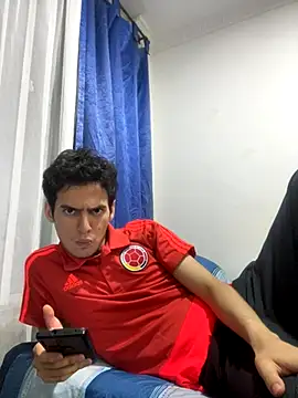 Snapshot of Thiagobb7 chatting on 11-20-25, 11:59 Thiagobb7 online show from 11-20-25, 11:59