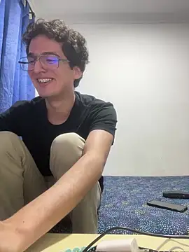 Snapshot of Thiagobb7 chatting on 01-07-26, 03:42 Thiagobb7 online show from 01-07-26, 03:42