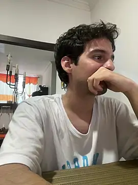 Snapshot of Thiagobb7 chatting on 01-15-26, 10:02 Thiagobb7 online show from 01-15-26, 10:02