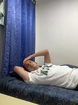 Snapshot of Thiagobb7 chatting on 02-27-26, 11:49 Thiagobb7 online show from 02-27-26, 11:49