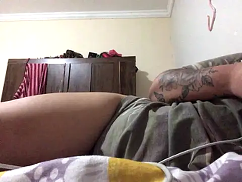 babyluzzy online show from 11-19-25, 03:06