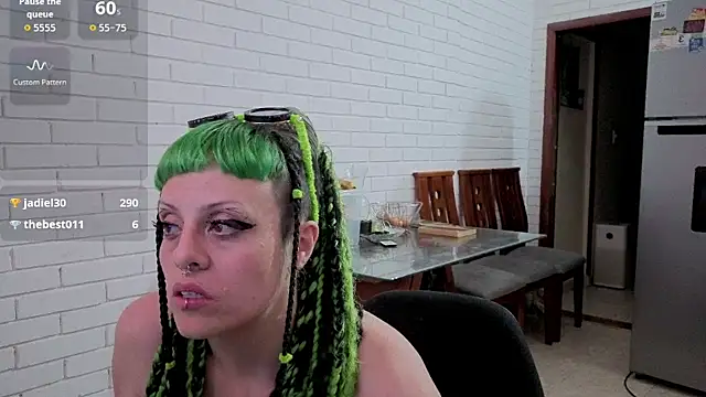 freyaa sorcerees online show from 10-27-25, 04:16