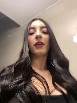 Snapshot of MagieeThomson chatting on 01-15-26, 03:38 MagieeThomson online show from 01-15-26, 03:38