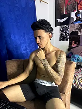 Snapshot of Zayn_kane chatting on 09-15-25, 04:12 Zayn kane online show from 09-15-25, 04:12